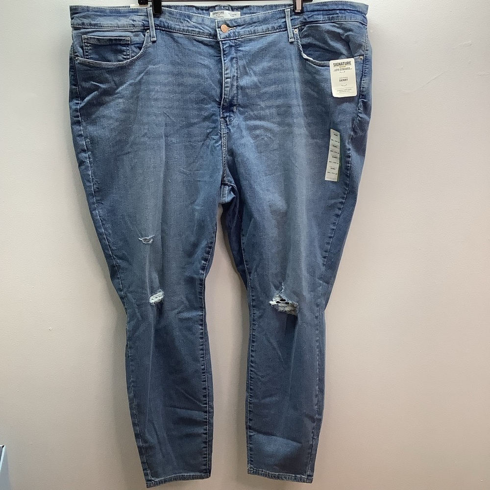 Signature by Levi Strauss Size 39X30 Light Blue Skinny Jeans. New With Tags.